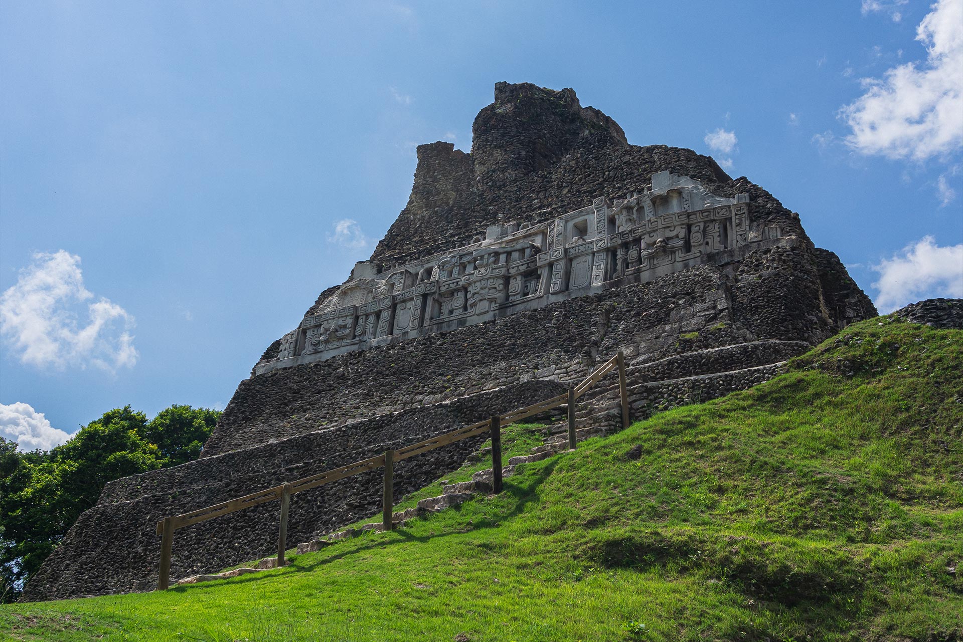 Xunantunich Mayan temples